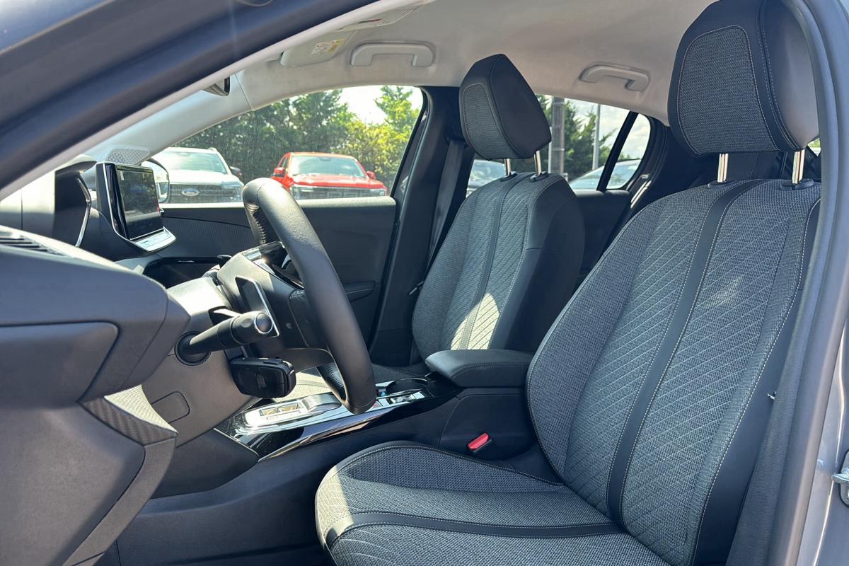 Peugeot 208 - NEW 1.2 100 EAT8 ALLURE P