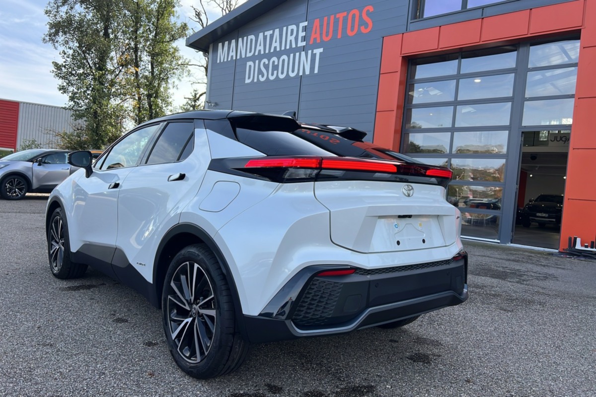 TOYOTA C-HR - HYBRID 197 4X4 AWD EXECUT (2024)