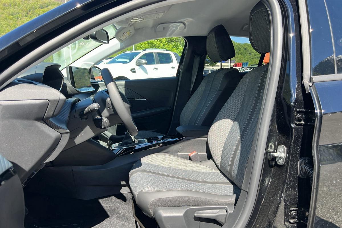 Peugeot 208 - NOUVELLE 1.2 100 ALLURE P