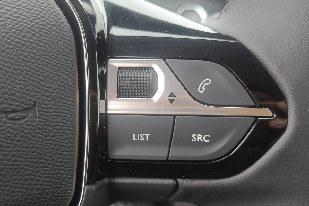 Peugeot 208 - NOUVELLE 1.2 100 ALLURE P