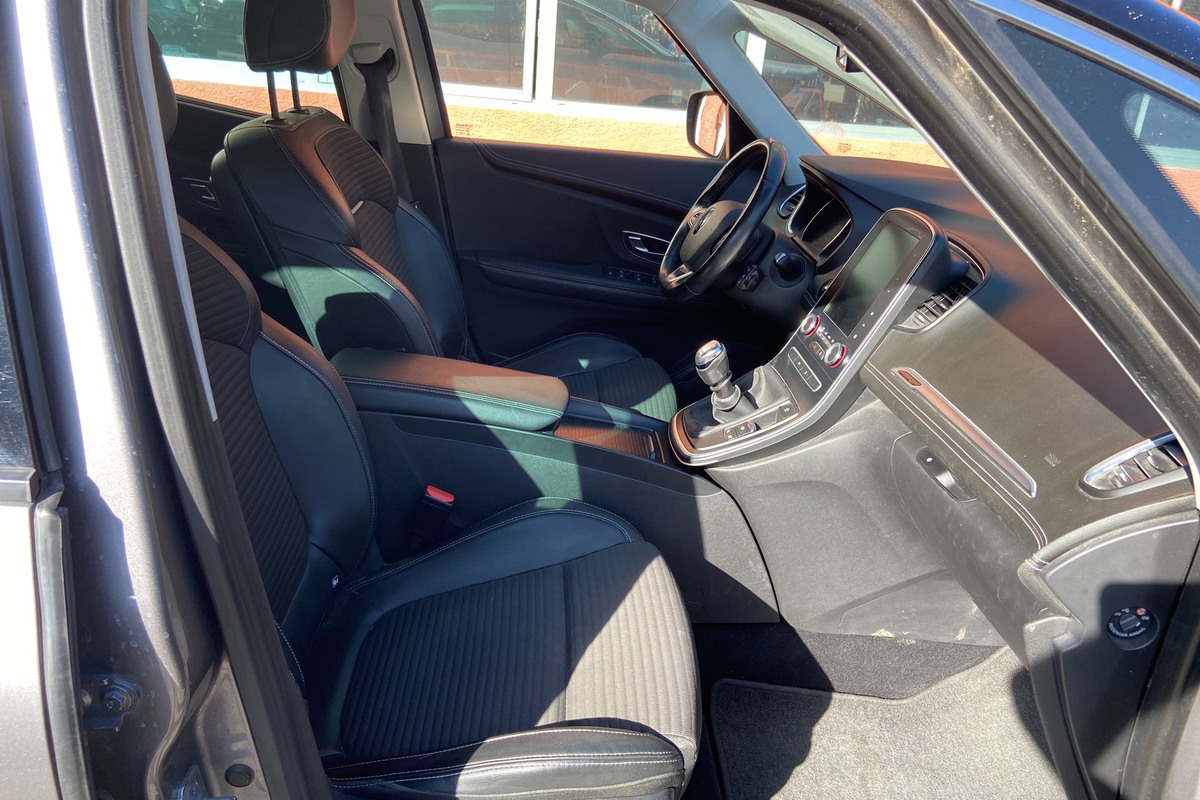 Renault Grand Scénic - 1.2 TCE 130 INTENS 5PL