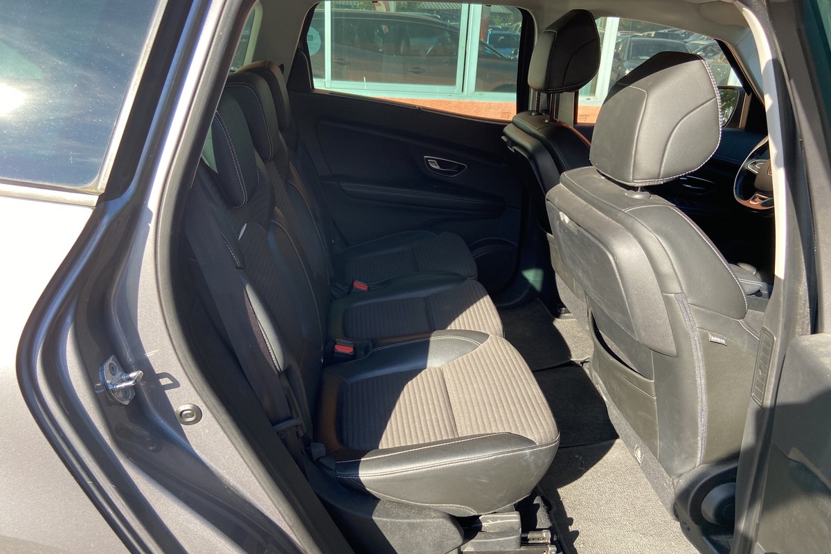 Renault Grand Scénic - 1.2 TCE 130 INTENS 5PL