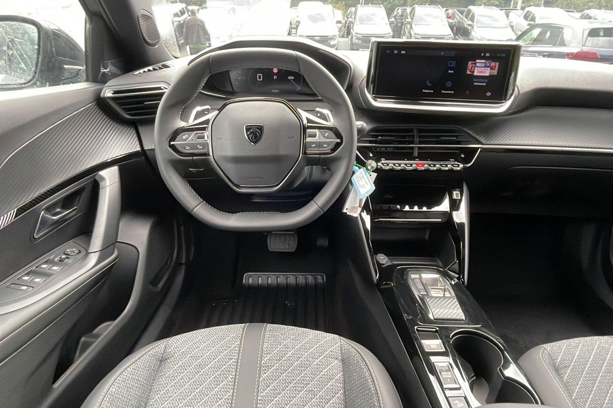 Peugeot 2008 - NEW 130 EAT8 ALLURE GRIP