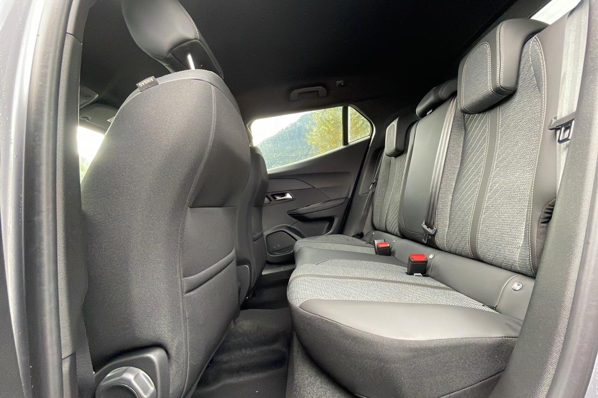 Peugeot 2008 - NEW 130 EAT8 ALLURE GRIP