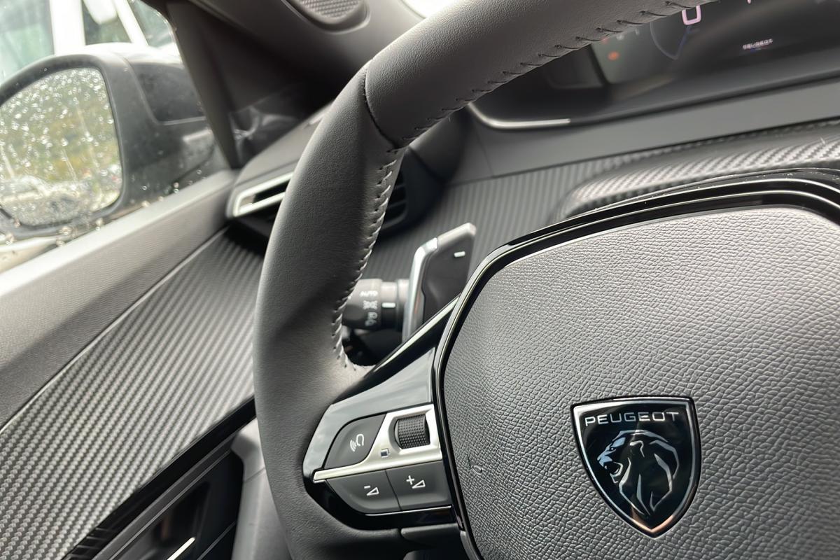 Peugeot 2008 - NEW 130 EAT8 ALLURE GRIP