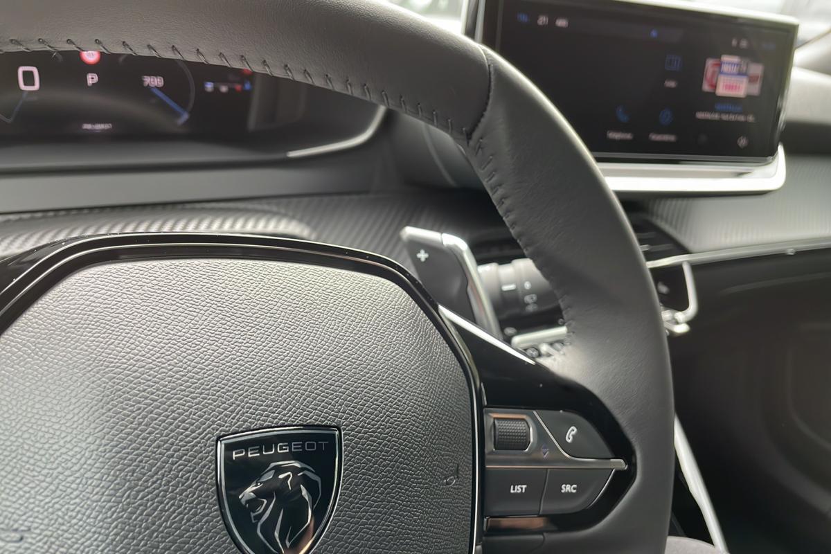 Peugeot 2008 - NEW 130 EAT8 ALLURE GRIP