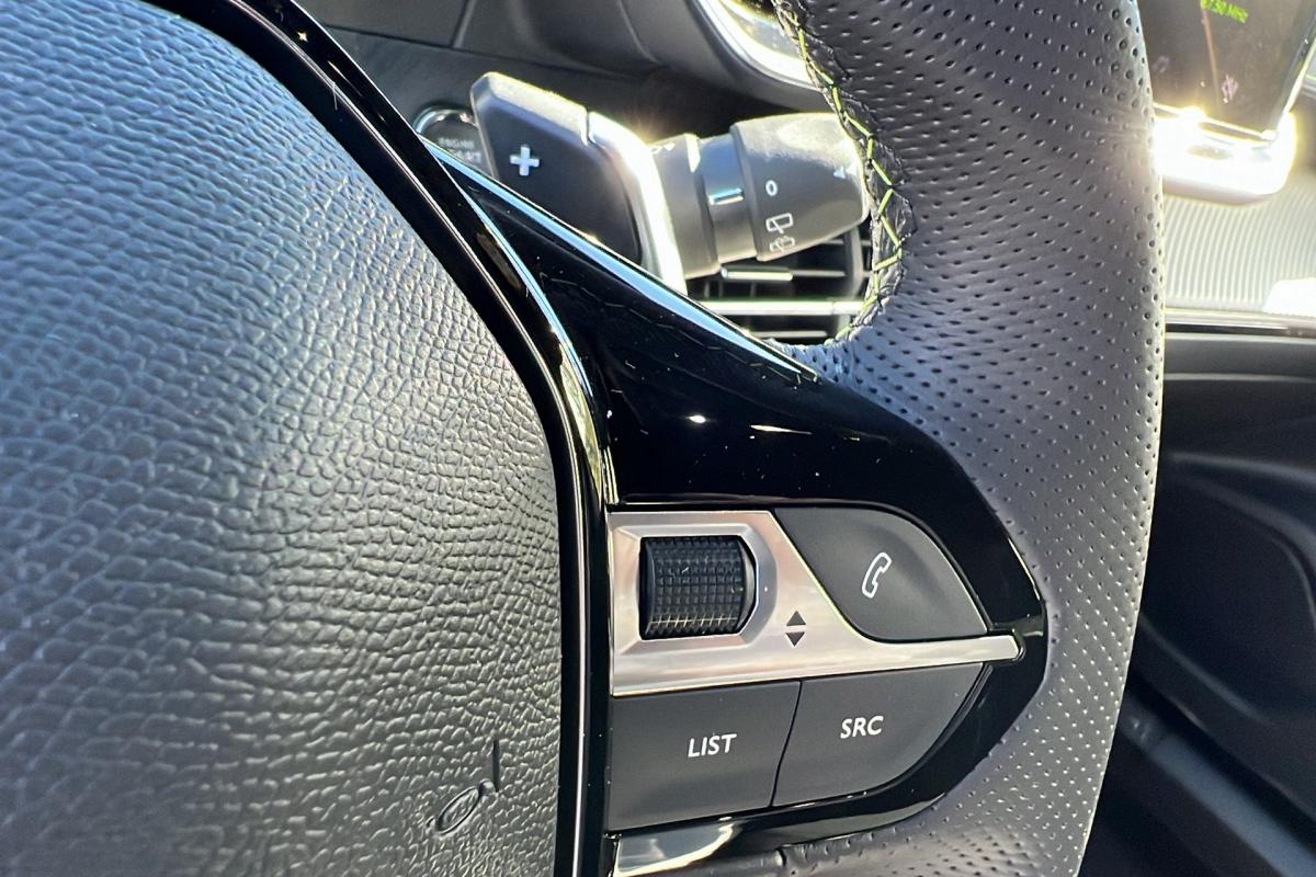 Peugeot 2008 - 1.2 130 EAT8 GT PLUS